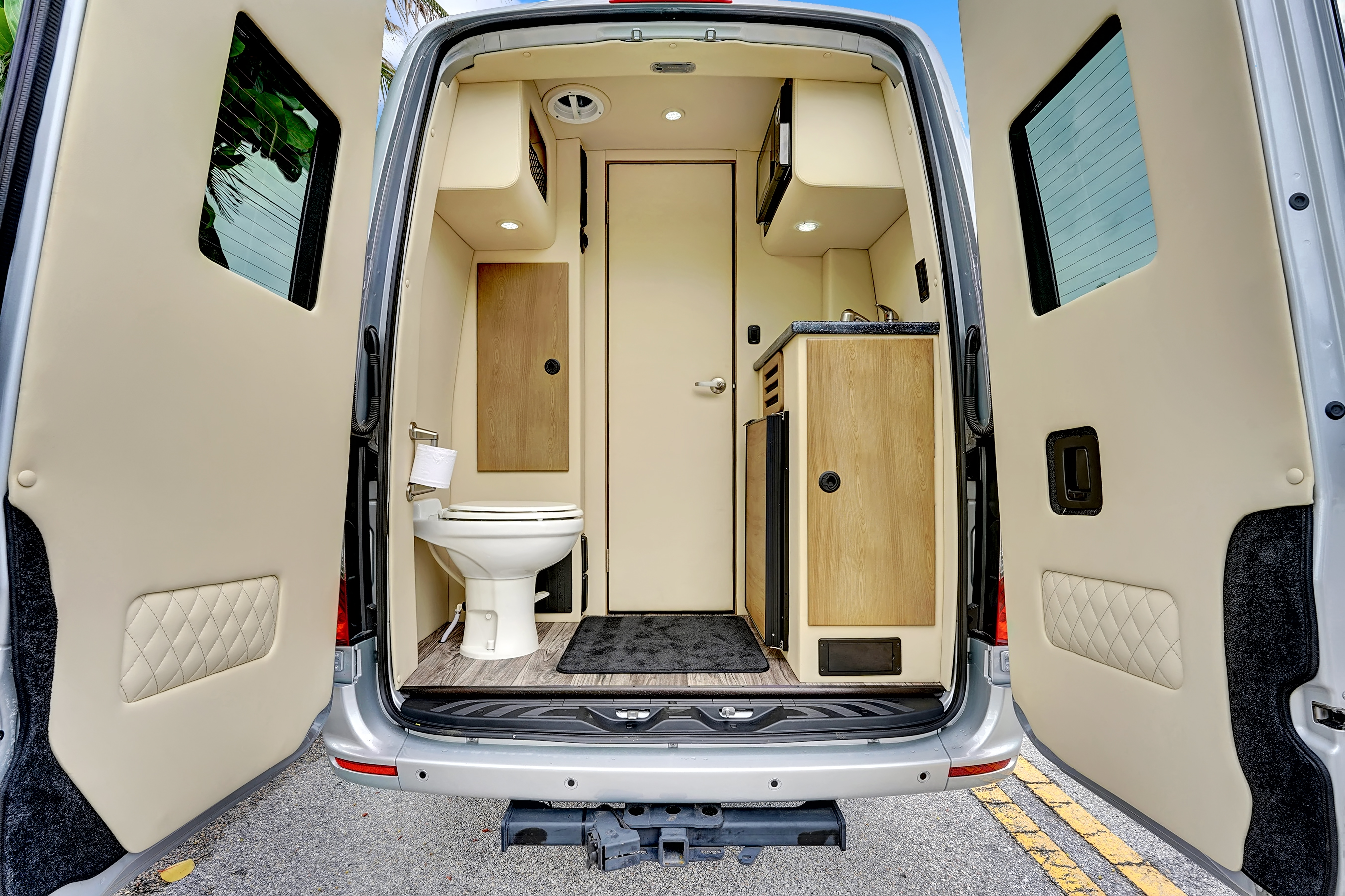 Sterling Route MAD Daycruiser — exterior rear quarter